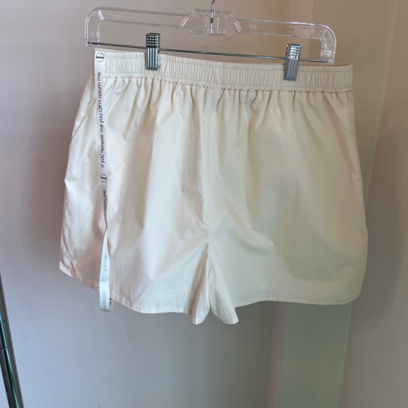 Vita Grace shorts, Size M, NWT - Picture 3 of 4